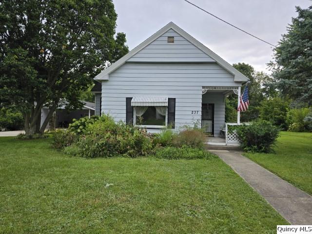 237 Cherry Street Carthage, IL 62321 - Photo 1 of 1 Gallery Image 1