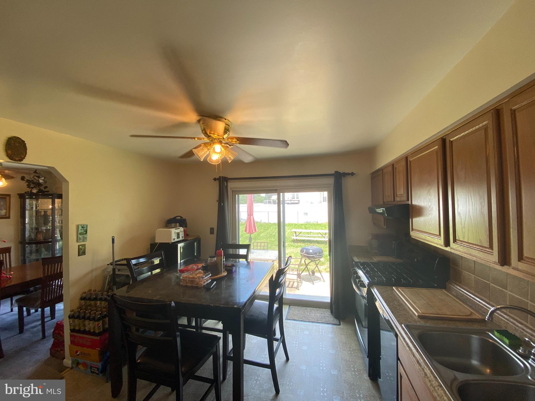 6102 Spell Road Clinton, MD 20735 - Photo 12 of 34 Kitchen