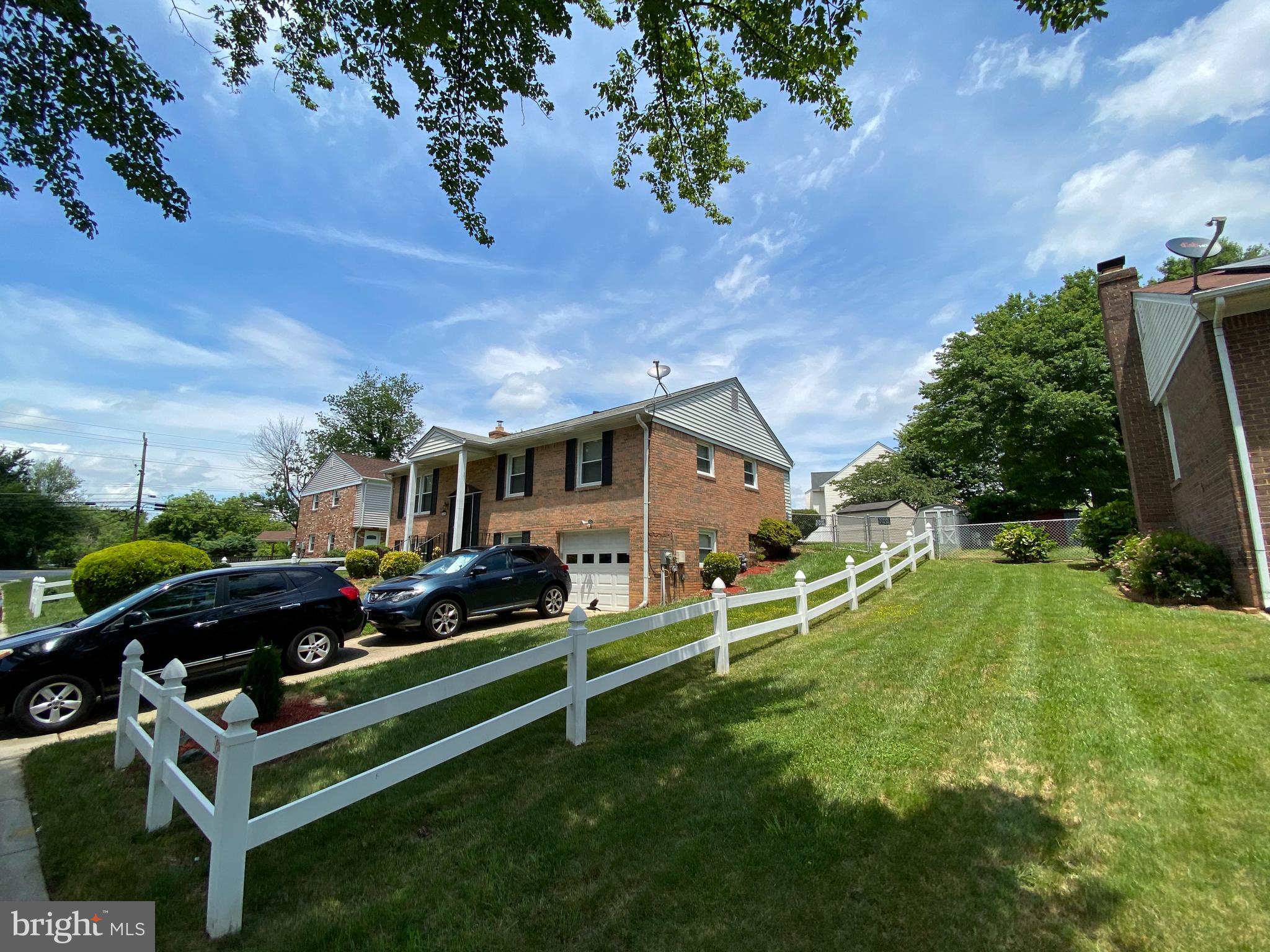 6102 Spell Road Clinton, MD 20735 - Photo 4 of 34 Front Right
