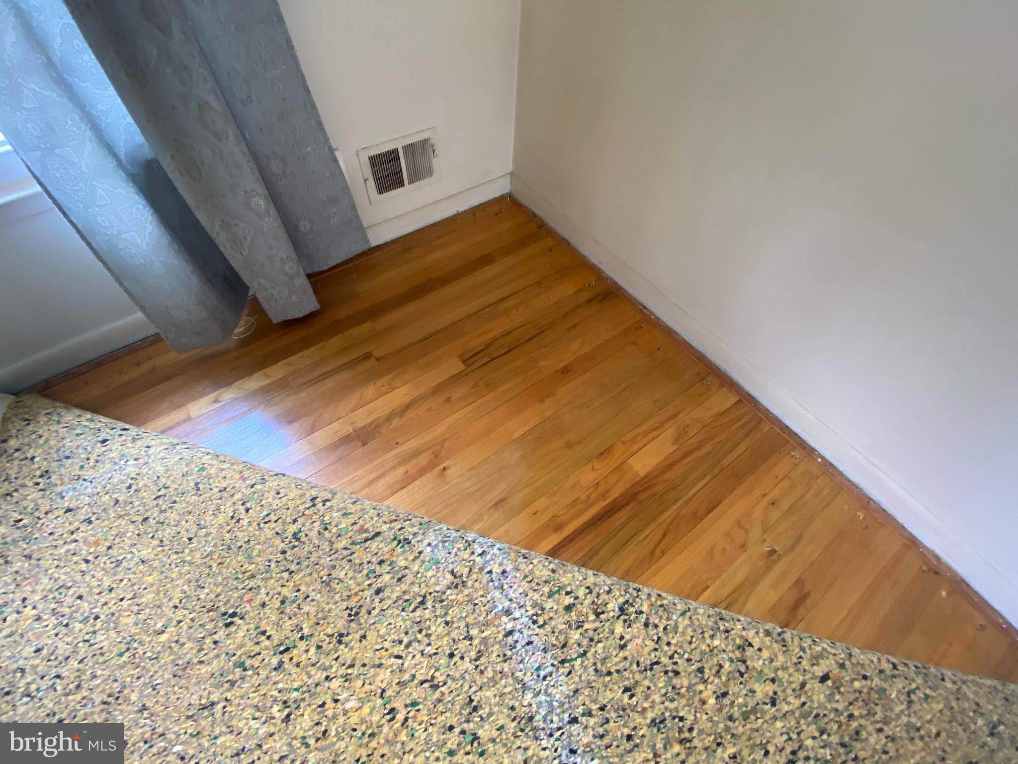 6102 Spell Road Clinton, MD 20735 - Photo 10 of 34 Immaculate Hardwood Floors