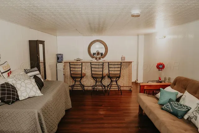 $170,000 | 214 Cherry Street, Darrouzett, TX 79024