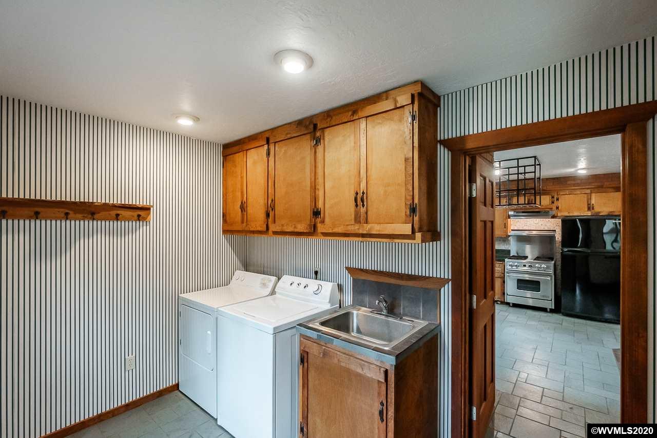 23528 Santiam Way Lyons, OR 97358 - Photo 15 of 41