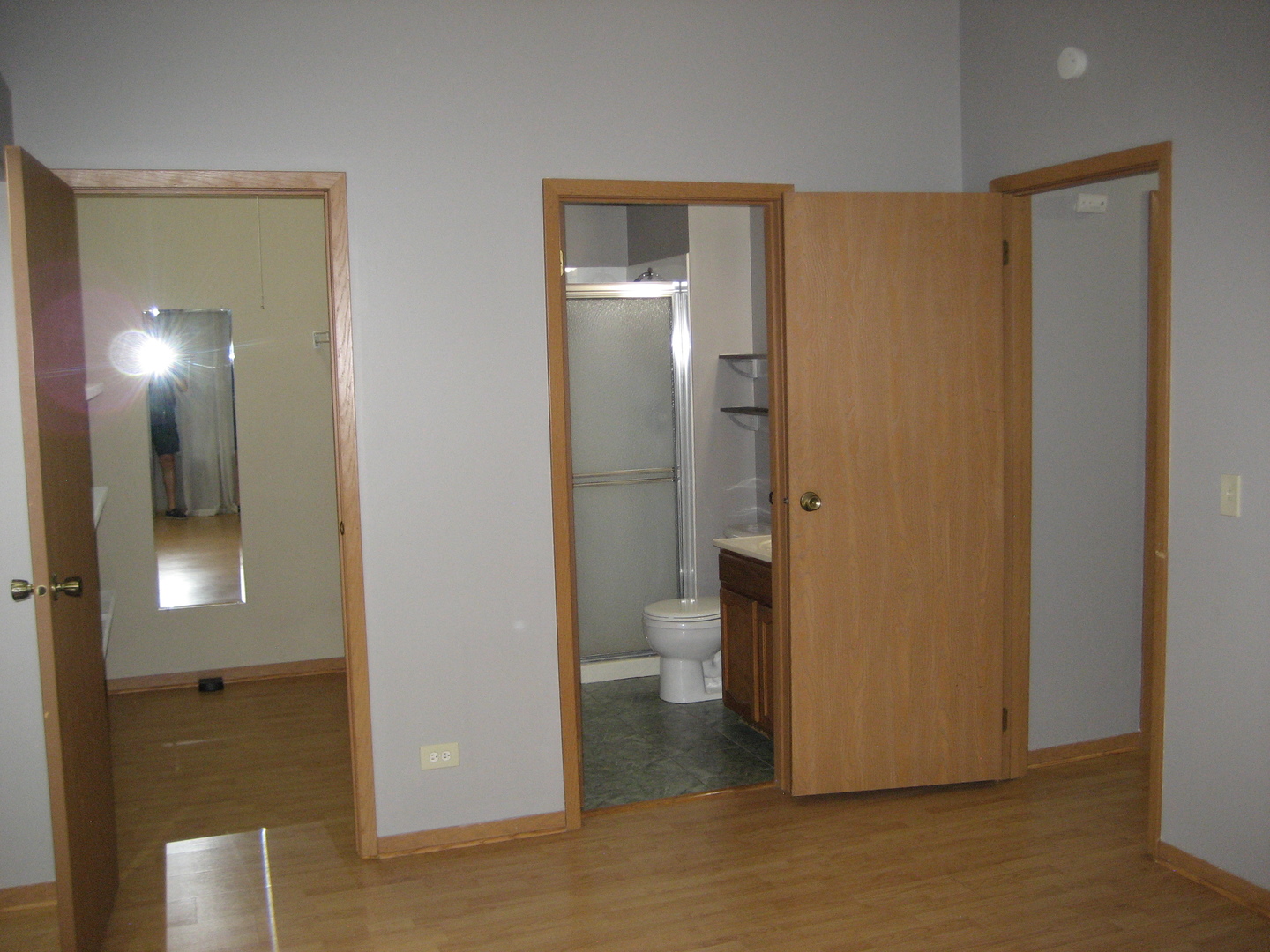 294 Le Parc Circle Buffalo Grove, IL 60089 - Photo 13 of 24 a view of a bathroom from a room