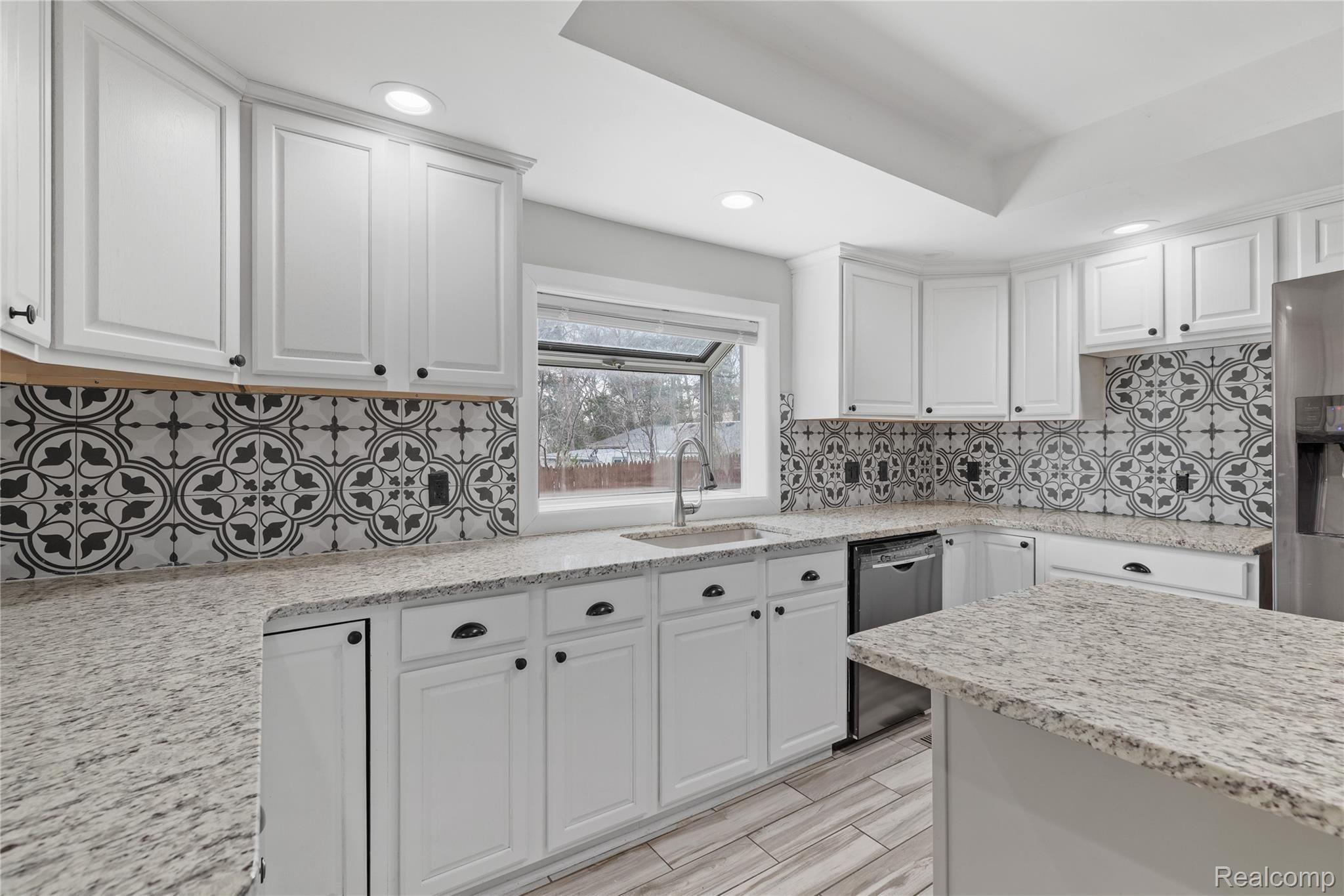 3371 York Road Rochester, MI 48309 - Photo 13 of 38 3371 York St-13.jpg