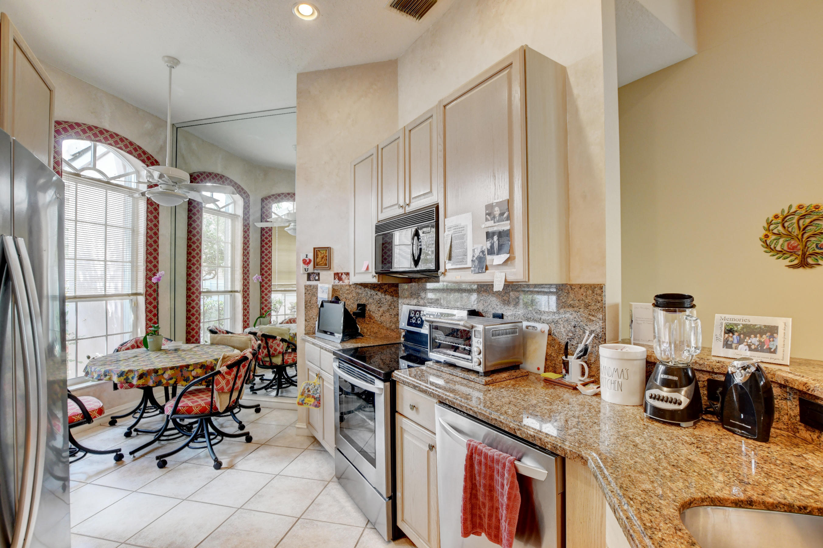 6350 Brava Way Boca Raton, FL 33433 - Photo 17 of 32 kitchen