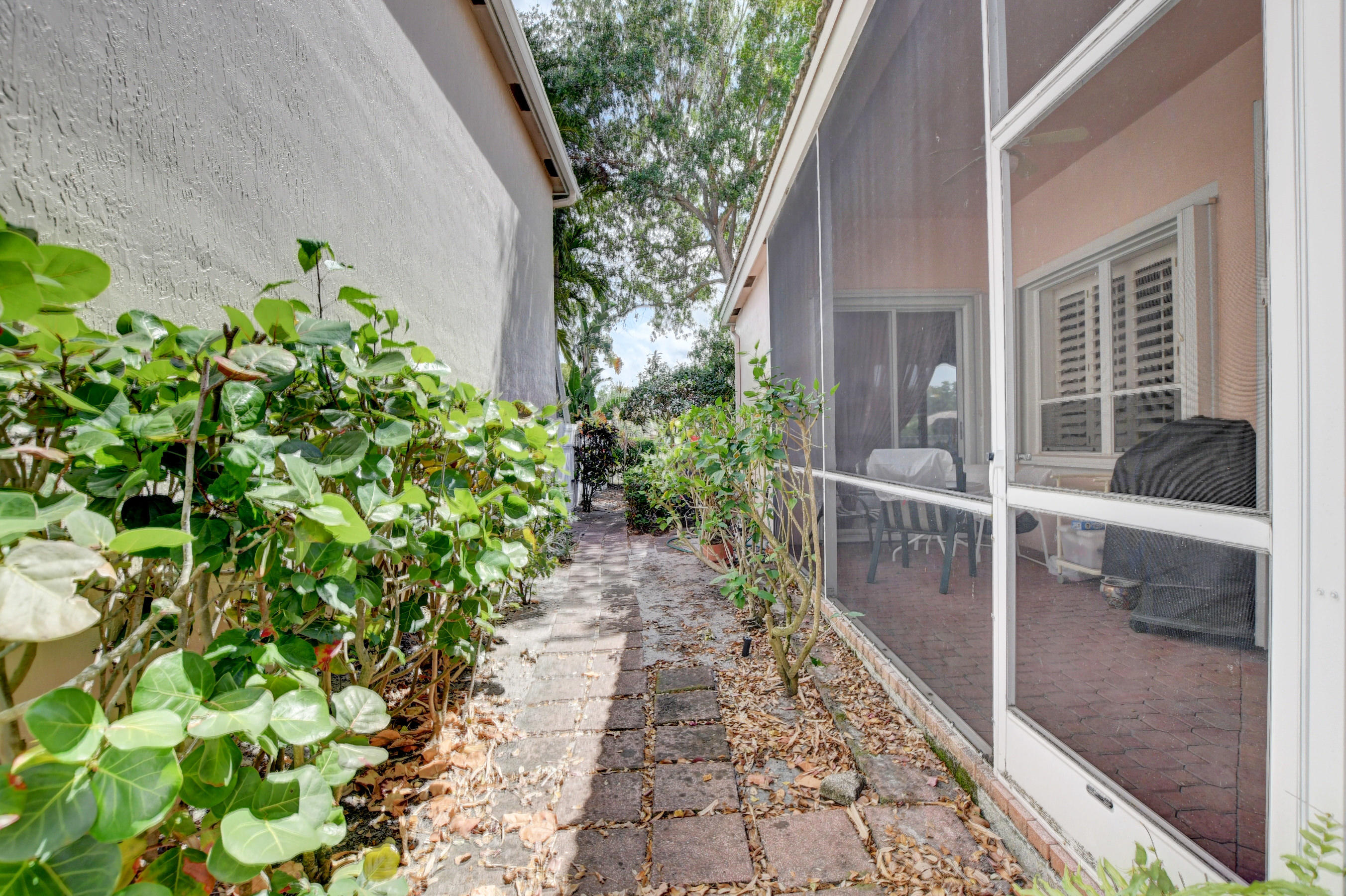 6350 Brava Way Boca Raton, FL 33433 - Photo 29 of 32 screened in patio