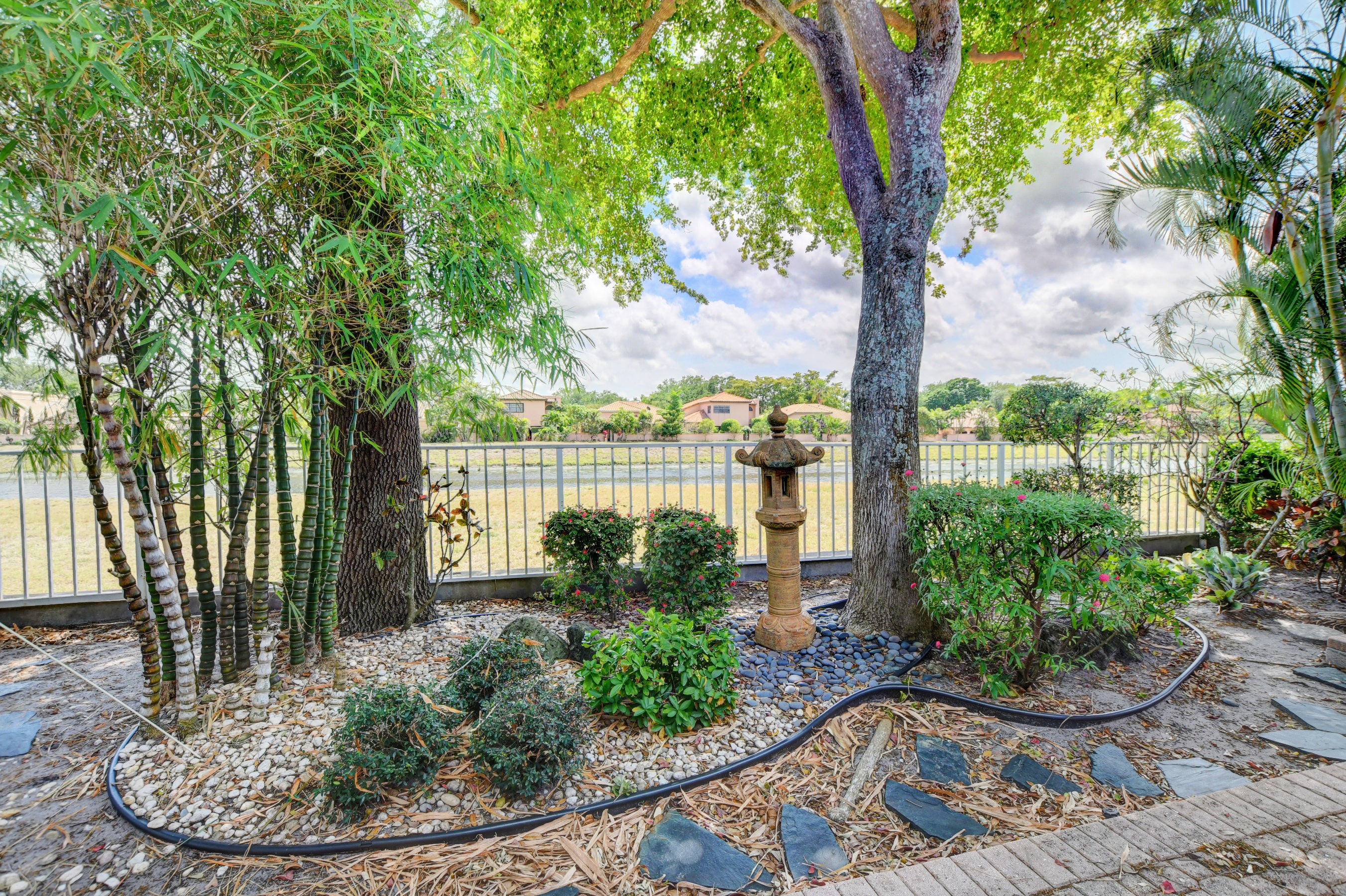6350 Brava Way Boca Raton, FL 33433 - Photo 31 of 32 yard