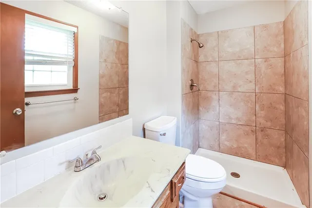 $1,990 | 1005 Northeast 104th Terrace, Kansas City, MO 64155