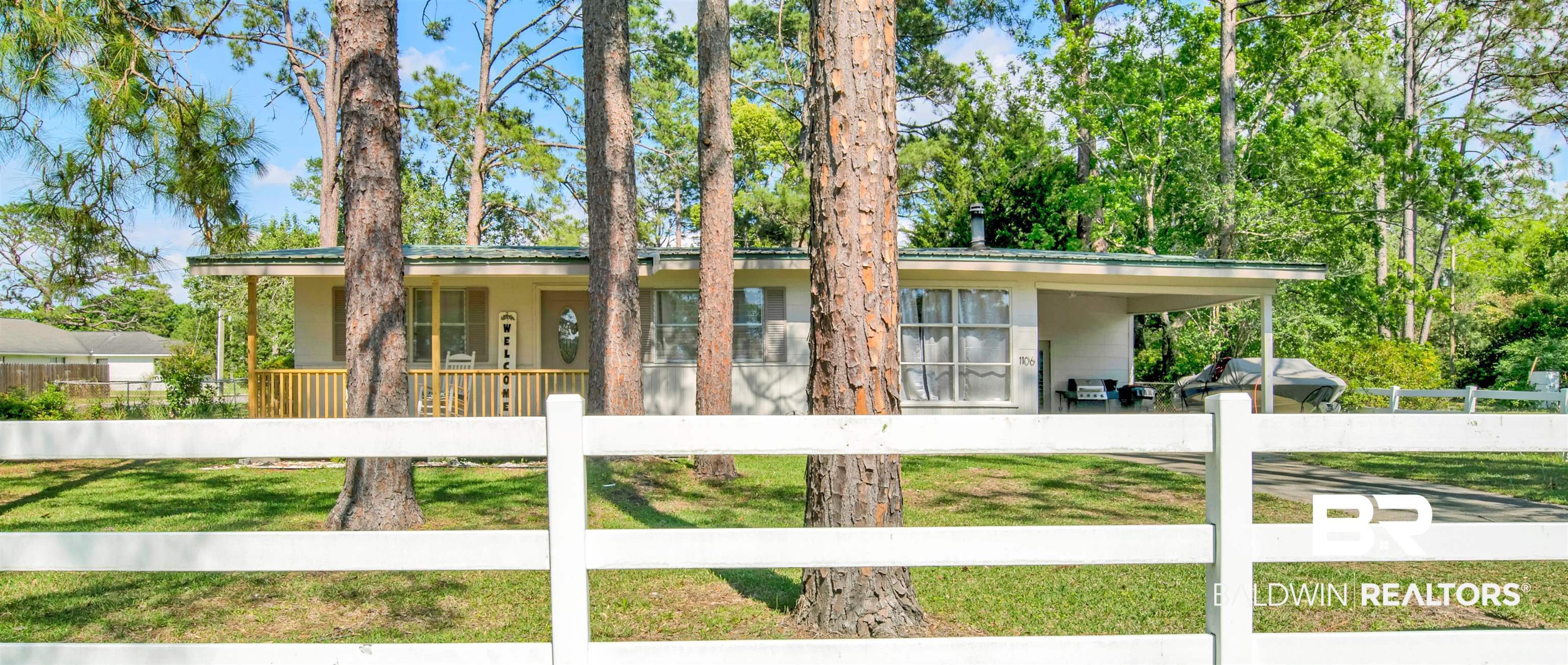 1106 North Pine Street Loxley, AL 36551 - Photo 1 of 32 Front View