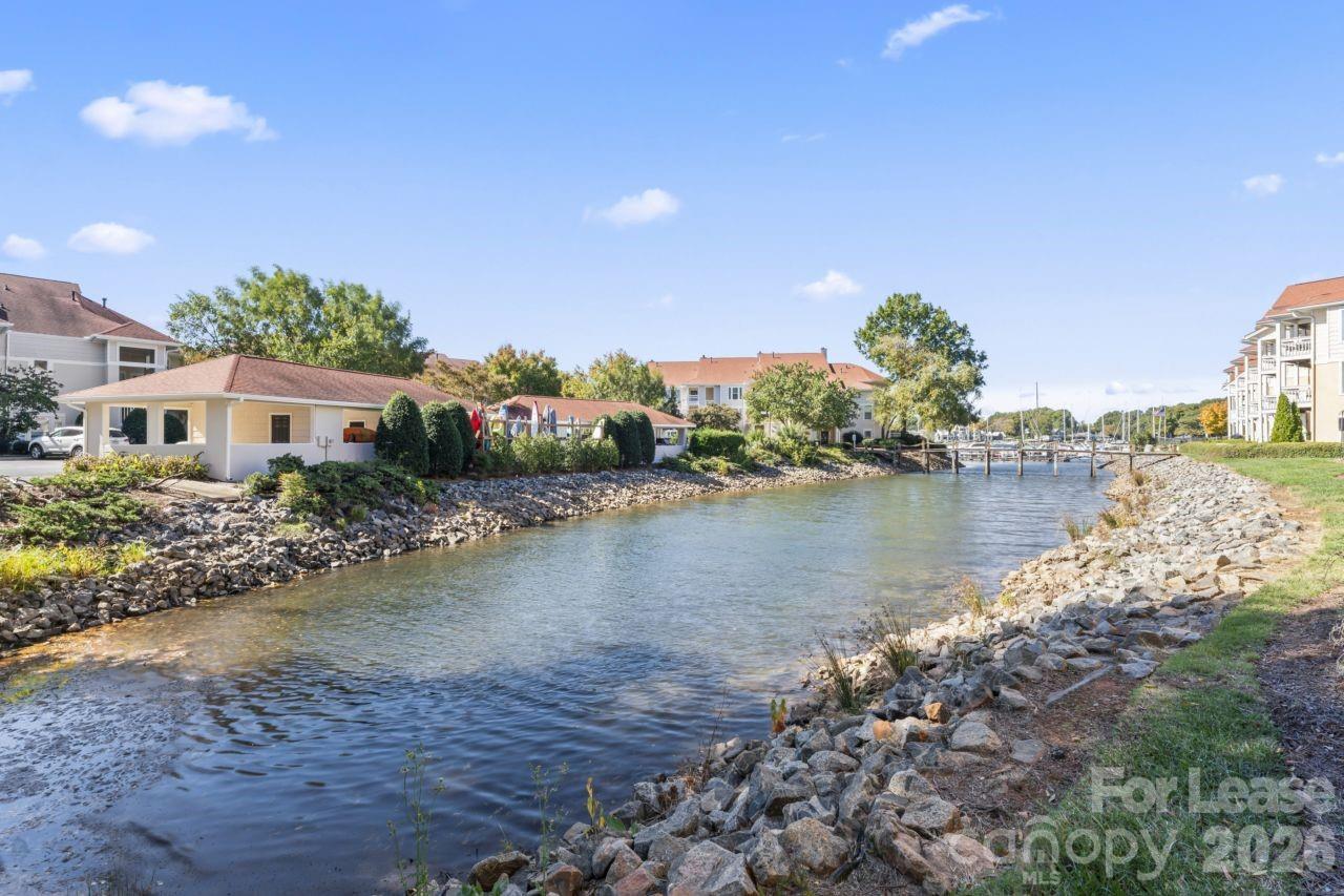 18009 Kings Point Drive, Unit M Cornelius, NC 28031 - Photo 29 of 34