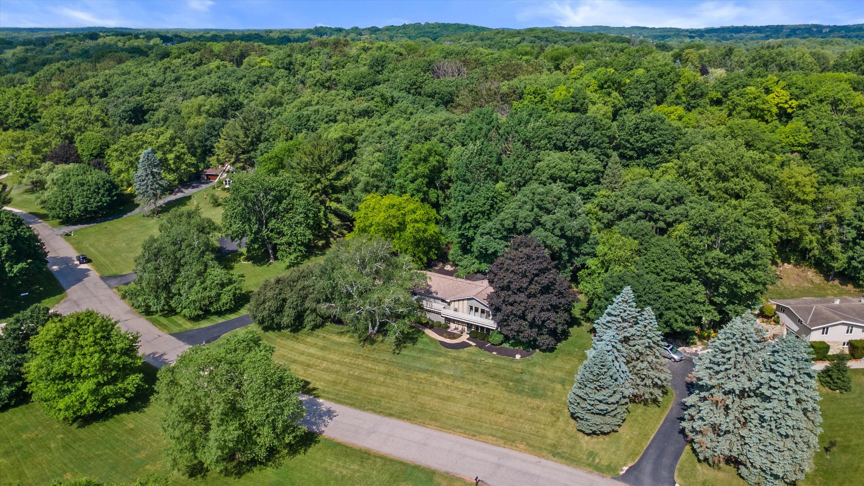 W290S2811 Carmarthen Road Genesee, WI 53188 - Photo 36 of 49 Aerial