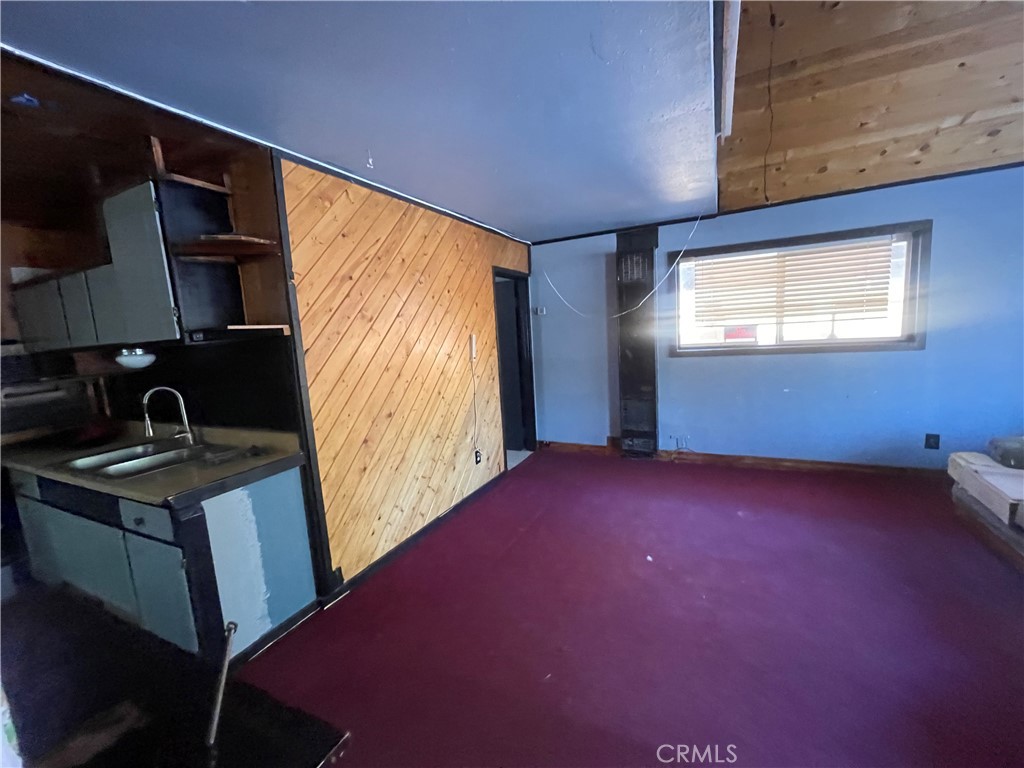 662 Riverside Avenue Sugarloaf, CA 92386 - Photo 8 of 31