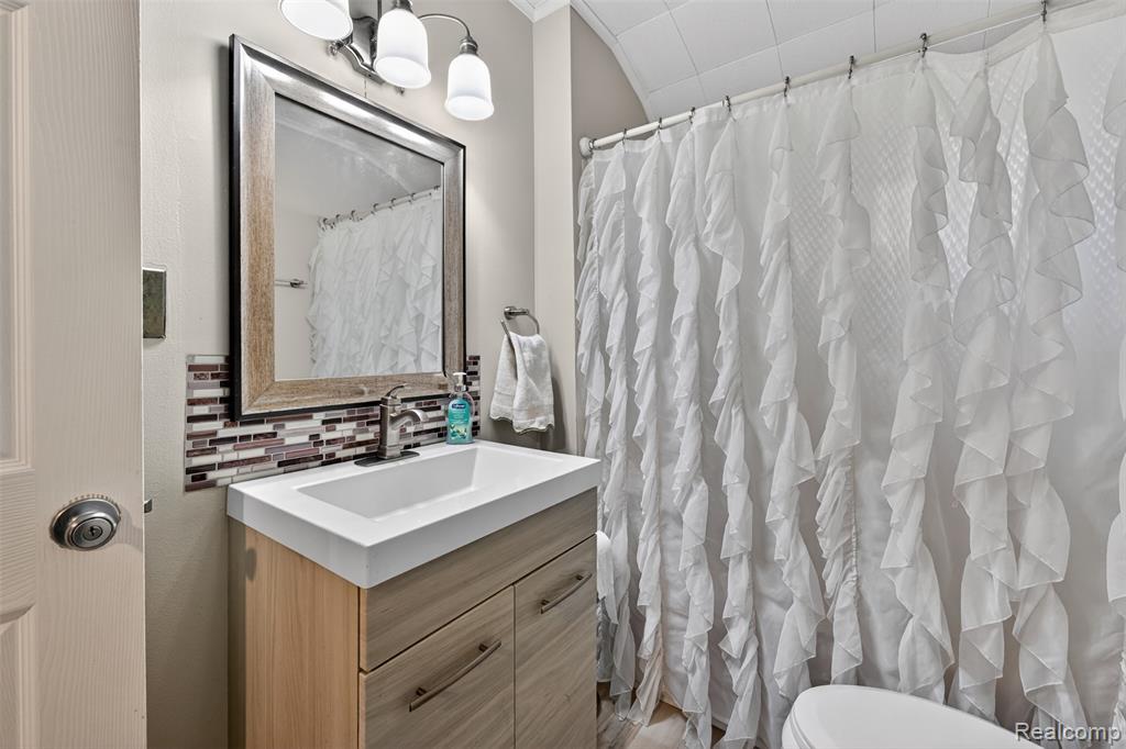2154 West Maple Avenue Flint, MI 48507 - Photo 9 of 16