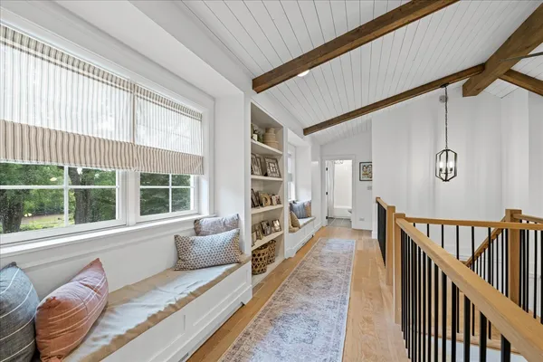 $1,299,000 | 204 Country Commons Road, Trout Valley, IL 60013