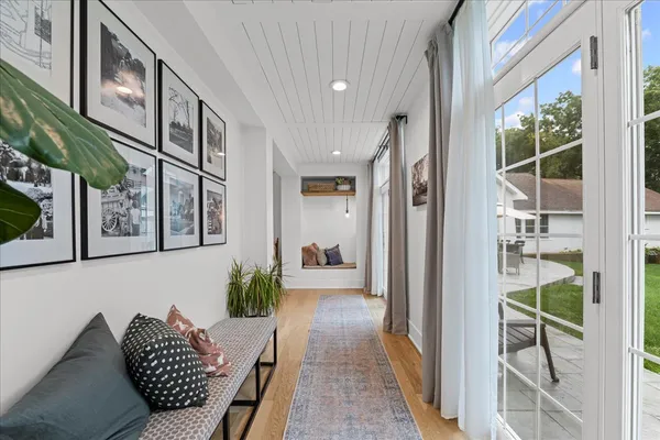 $1,299,000 | 204 Country Commons Road, Trout Valley, IL 60013