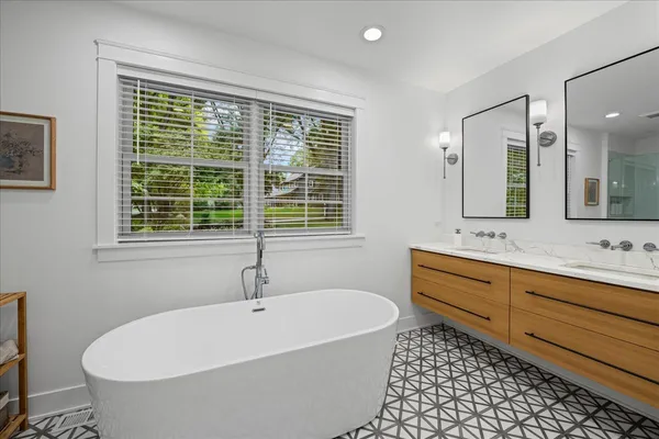 $1,299,000 | 204 Country Commons Road, Trout Valley, IL 60013