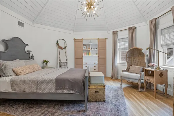 $1,299,000 | 204 Country Commons Road, Trout Valley, IL 60013