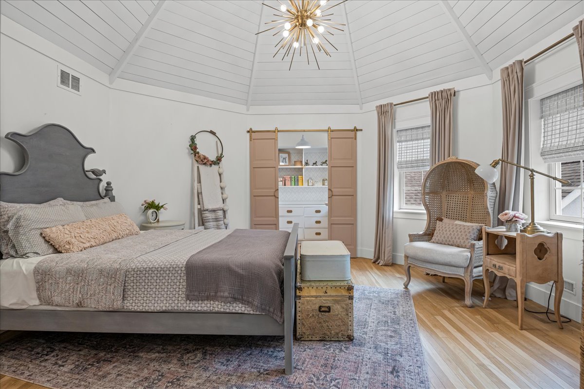 204 Country Commons Road Trout Valley, IL 60013 - Photo 21 of 58 a bedroom with a bed and wooden floor