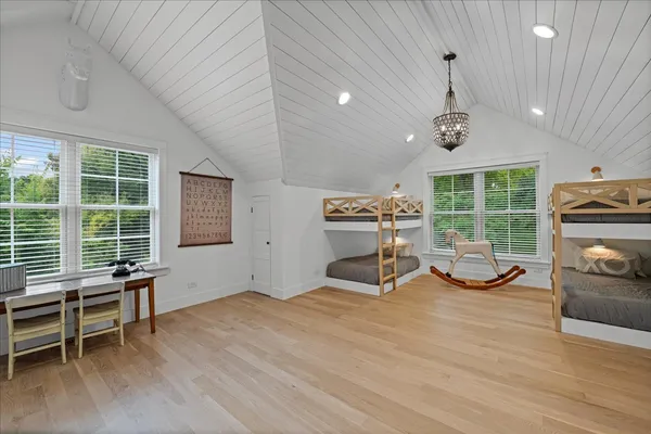 $1,299,000 | 204 Country Commons Road, Trout Valley, IL 60013