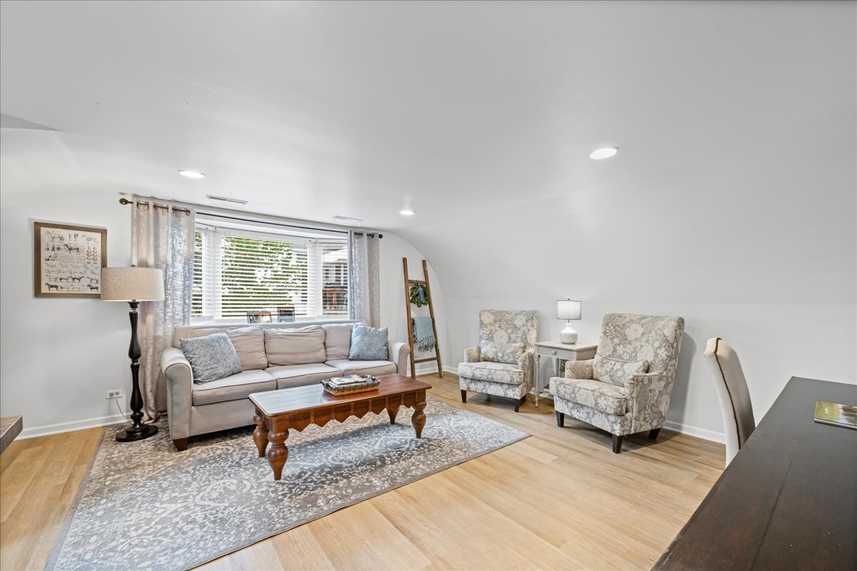 204 Country Commons Road Trout Valley, IL 60013 - Photo 31 of 58 a living room with furniture and a couch