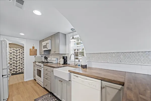 $1,299,000 | 204 Country Commons Road, Trout Valley, IL 60013