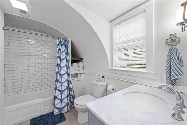 $1,299,000 | 204 Country Commons Road, Trout Valley, IL 60013