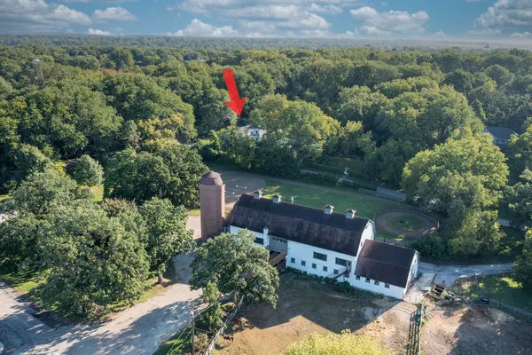 $1,299,000 | 204 Country Commons Road, Trout Valley, IL 60013