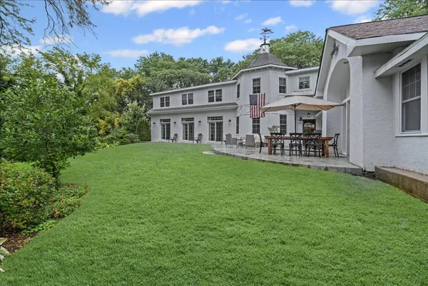 $1,299,000 | 204 Country Commons Road, Trout Valley, IL 60013