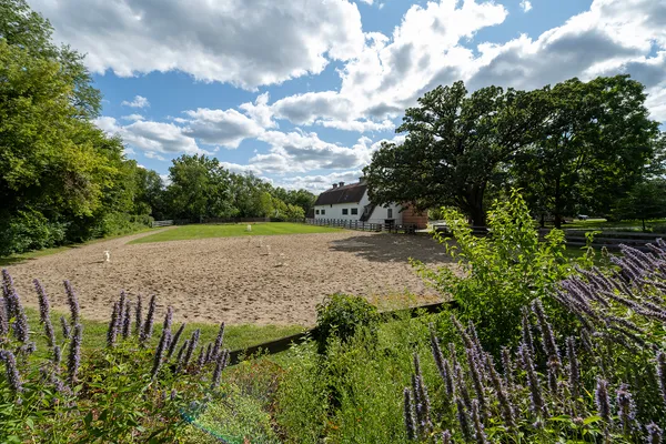 $1,299,000 | 204 Country Commons Road, Trout Valley, IL 60013