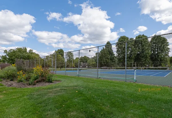 $1,299,000 | 204 Country Commons Road, Trout Valley, IL 60013