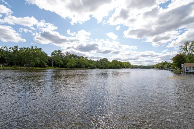 $1,445,000 | 204 Country Commons Road, Trout Valley, IL 60013