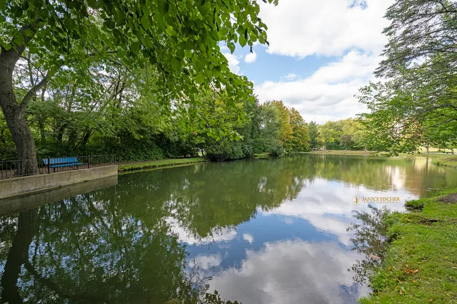 $1,445,000 | 204 Country Commons Road, Trout Valley, IL 60013