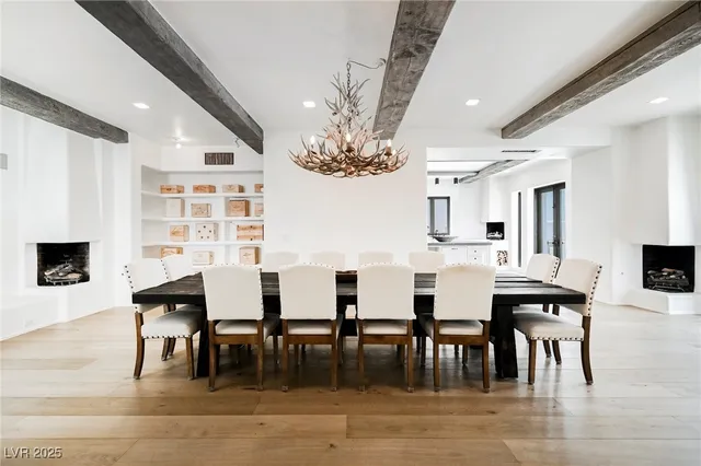 $17,000,000 | 7330 North Rainbow Boulevard, Las Vegas, NV 89131