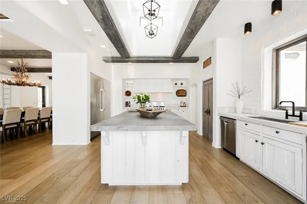 $15,250,000 | 7330 North Rainbow Boulevard, Las Vegas, NV 89131