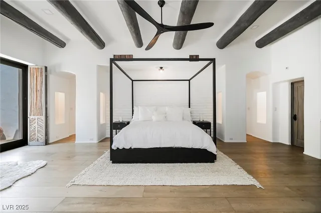 $17,000,000 | 7330 North Rainbow Boulevard, Las Vegas, NV 89131