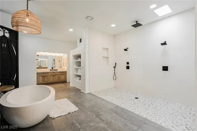 $17,000,000 | 7330 North Rainbow Boulevard, Las Vegas, NV 89131