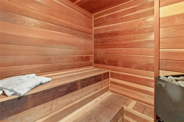 $17,000,000 | 7330 North Rainbow Boulevard, Las Vegas, NV 89131