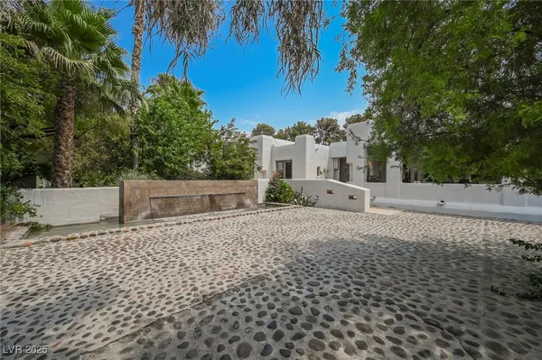 $15,250,000 | 7330 North Rainbow Boulevard, Las Vegas, NV 89131