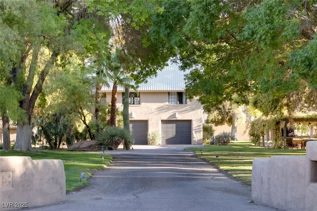 $17,000,000 | 7330 North Rainbow Boulevard, Las Vegas, NV 89131