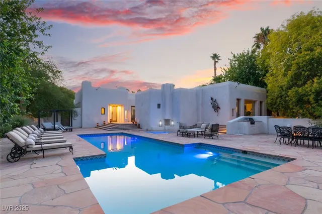 $17,000,000 | 7330 North Rainbow Boulevard, Las Vegas, NV 89131