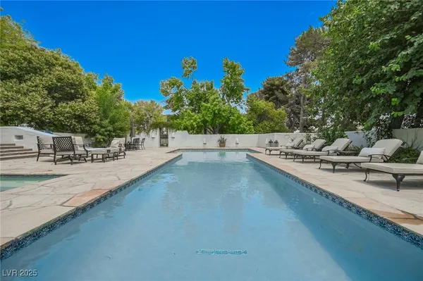 $15,250,000 | 7330 North Rainbow Boulevard, Las Vegas, NV 89131