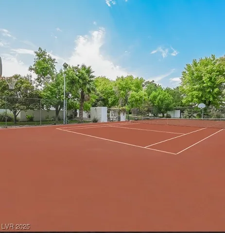 $17,000,000 | 7330 North Rainbow Boulevard, Las Vegas, NV 89131