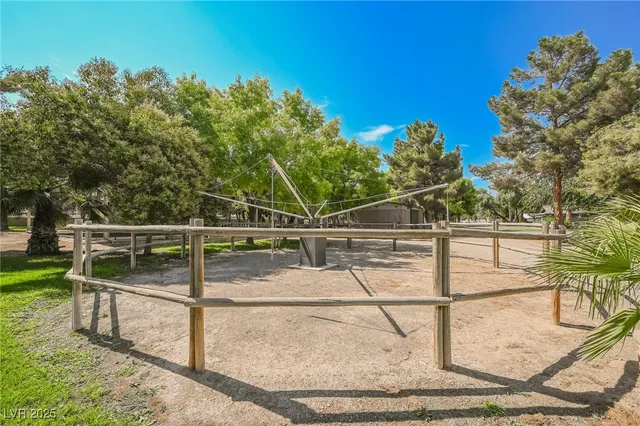 $17,000,000 | 7330 North Rainbow Boulevard, Las Vegas, NV 89131