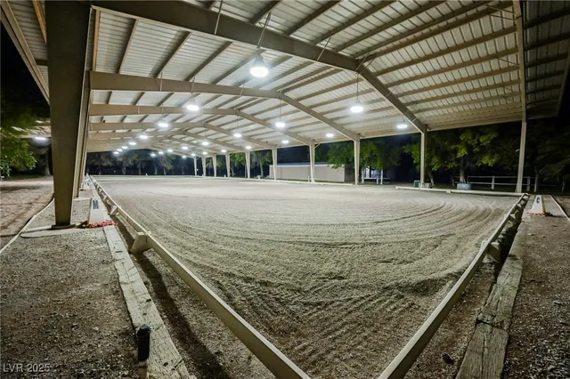 $17,000,000 | 7330 North Rainbow Boulevard, Las Vegas, NV 89131