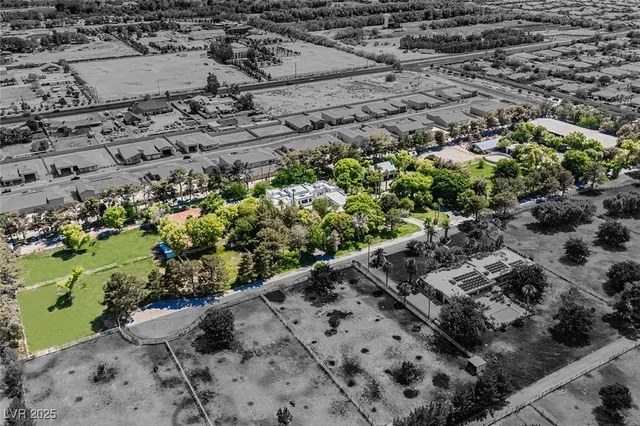 $17,000,000 | 7330 North Rainbow Boulevard, Las Vegas, NV 89131