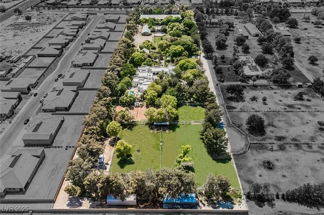 $17,000,000 | 7330 North Rainbow Boulevard, Las Vegas, NV 89131