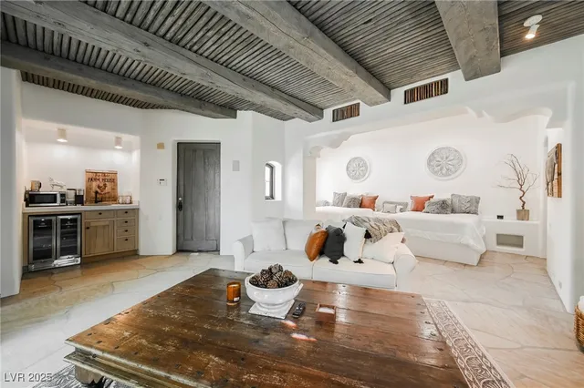 $17,000,000 | 7330 North Rainbow Boulevard, Las Vegas, NV 89131