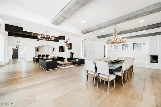 $17,000,000 | 7330 North Rainbow Boulevard, Las Vegas, NV 89131