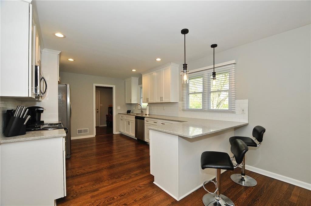 7550 Fall Creek Road Indianapolis, IN 46256 - Photo 5 of 27 Gallery Image 5