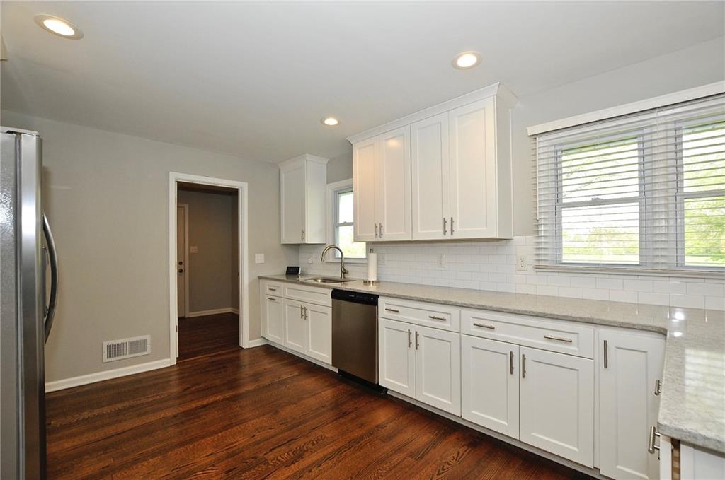 7550 Fall Creek Road Indianapolis, IN 46256 - Photo 7 of 27 Gallery Image 7